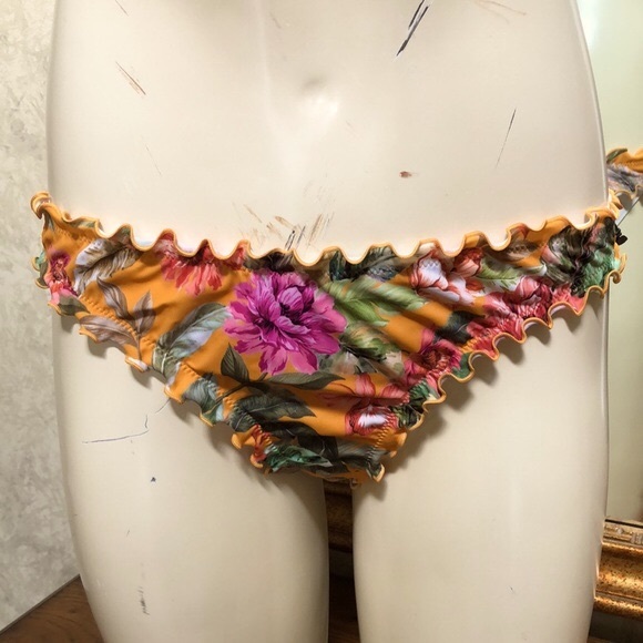 New Shade and Shore 2 piece bikini.  Size 34D top & M(8-10) bottoms. Floral. - Picture 3 of 16